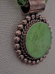 Vintage Mexico 925 Sterling Necklace Green Stone Pendant Glass Beads 16″ Toggle