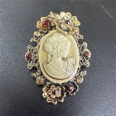 Vintage Cameo Brooch Floral Accents Gold Tone Oval Metal Resin