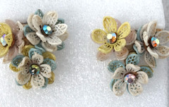 1950’s Retro Rockabilly Plastic Flower Cluster Clip On Earrings Aurora Borealis