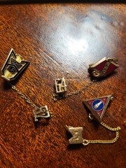 Vintage Mixed Lot 3pc Tie Tacks, Pins & Chains Gold Metal/Enamel 1960s School
