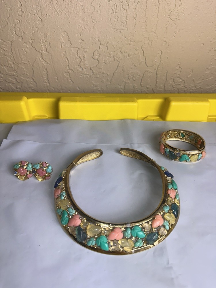 VTG Pastel Fruit Salad Collar Necklace with Carved Art Glass Stones Set