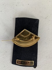 Vintage 18KT Gold Plate Brooch Pin Gold And Black