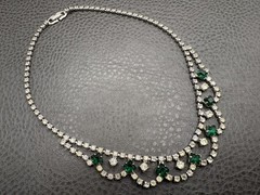 Vintage Art Deco Green Faux Emerald Crystal Rhinestone Bib Necklace Scalloped