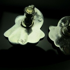 Sterling Silver Abalone Screw-Back Earrings Approx 1 1/4″ Long x 3/4″ Wide XLNT
