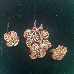 Gold Tone And Ruby Colored Rhinestone Clip On Earring And Brooch Set