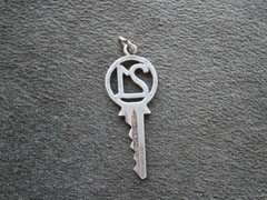 Yale Door Key 21st Birthday Vintage Sterling Silver Bracelet Charm Pendant 2.0g