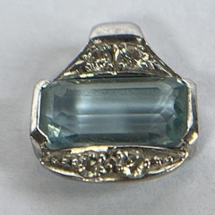 Vintage Art Deco White Gold Aquamarine and Diamond Pendant