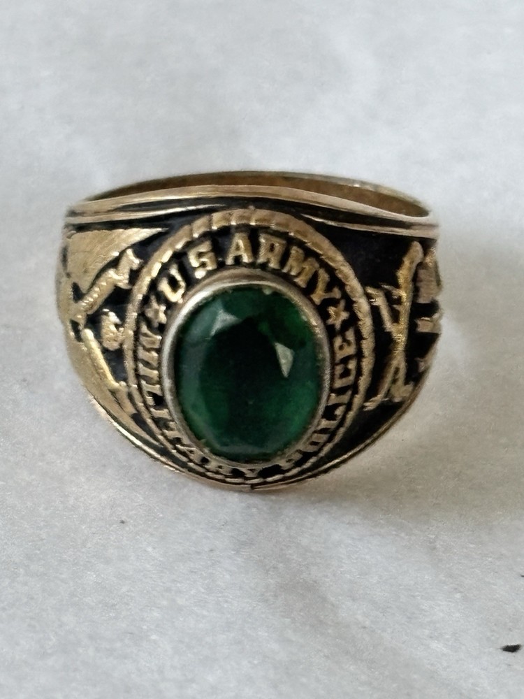 Vintage US Army MP Police Ring Size 6.5 With Simulated Emerald