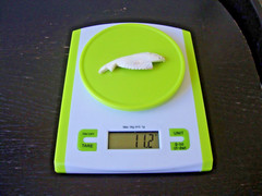 VINTAGE 1970-80s HANDMADE CARVED NATURAL SEASHELL FISH PENDANT