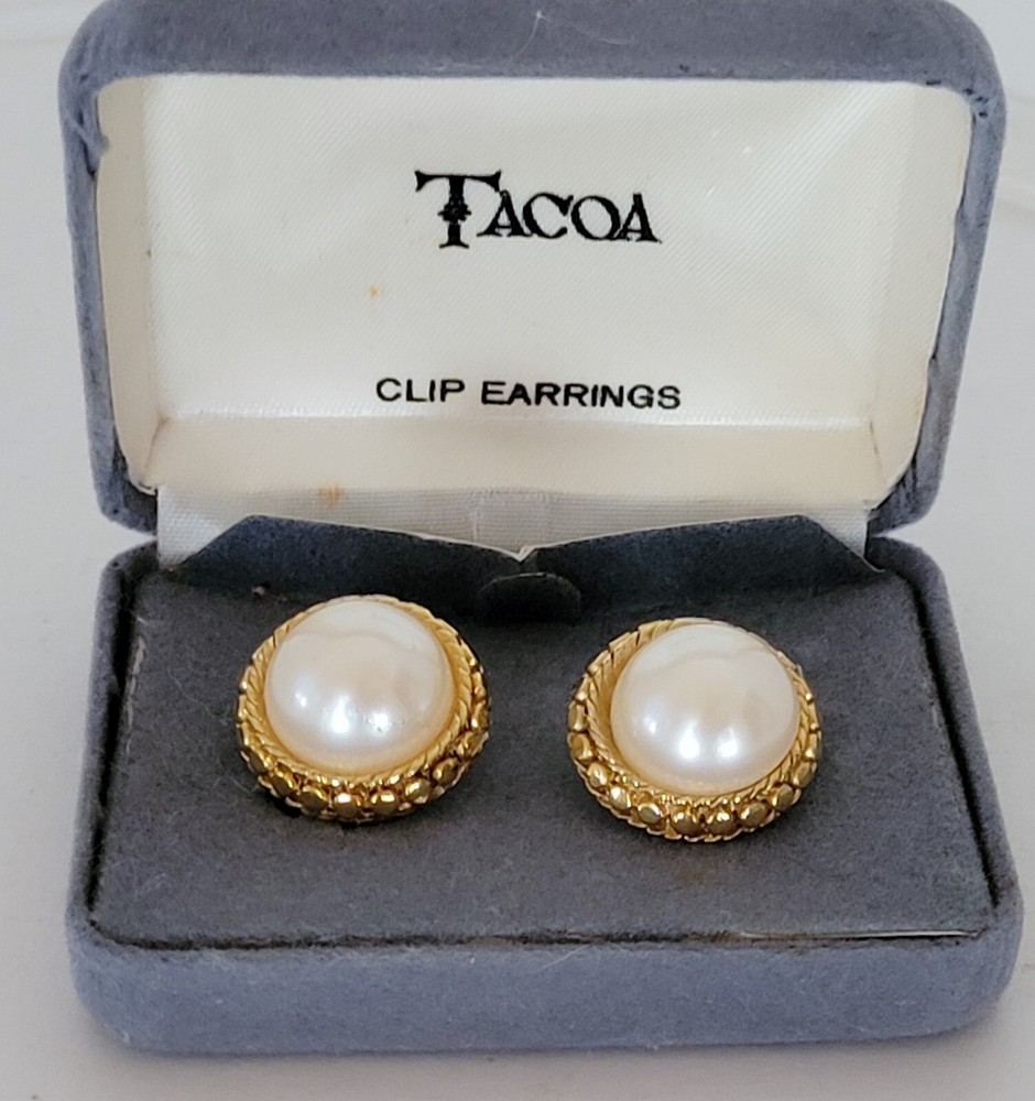 Vintage Tacoa Clip-on Earrings ~ Faux Pearls w/Gold Band ~ 7/8″ D ~ in Box ~ EUC