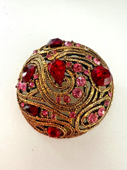 Unsigned LaRoco Textured Brass Pink & Cranberry Austrian Crystals Brooch 1950s