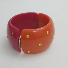 Lot Of 4 VTG Chunky Acrylic/Lucite Bracelets