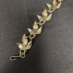 Coro Vintage White Enameled Leaves Necklace 17″
