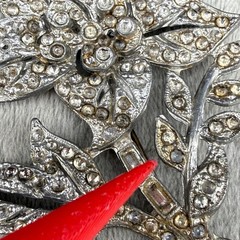 Vintage Pot Metal Brooch Silver Tone Rhinestone Flower READ