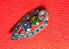 Spear Point Pewter Colored Crystal Stones Pin Back Accessory Brooch