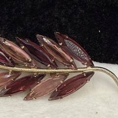 Vintage Rhinestone Feather Brooch Gold Tone Pink Purple Open Back LARGE