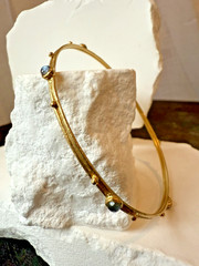 18k Yellow Gold Textured Bangle Bracelet W/ Purple Cabochon Gemstones