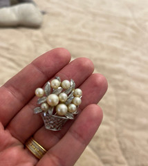 Vintage Retro silver Tone Faux Pearl Flora Bouquet basket Brooch Pin