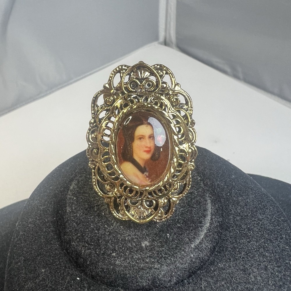 Vintage Gerrys Cameo Victorian Portrait Brooch Pin