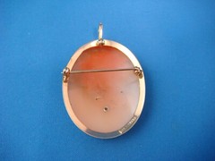 18 KT. GOLD HANDMADE CAMEO BROOCH-PENDANT MADE IN ITALY 6.2 GRAMS 37X29 MM