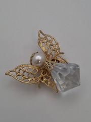 Winged Angel Brooch Pin Filgaree Gold Color 1.5″