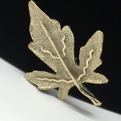 Vintage Gold Tone Maple Leaf Brooch 2.5″