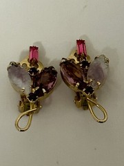 Vintage Juliana D & E Lavender Pink Pressed Glass Flower Clip Earrings