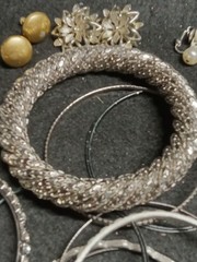 Vintage To Modern Cosrume Jewlery Lot Gold And Silver Tone Necklaces And More!