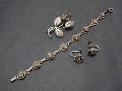 Vtg 835 Silver 3D Rose Bracelet Brooch Screw Back Earrings 3 pc Set Pin European