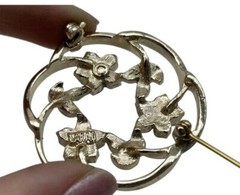 J7I Vintage Sarah Coventry Silver Tone Red Floral Reef Brooch AS IS