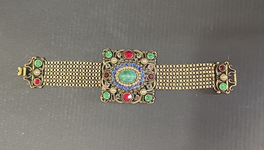 Vintage Hollycraft Box Chain Bracelet Gold Tone Multicolor Glass Pearl Stones