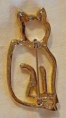 Vintage “AAI” Gold Tone Cat Brooch (0 – 26)