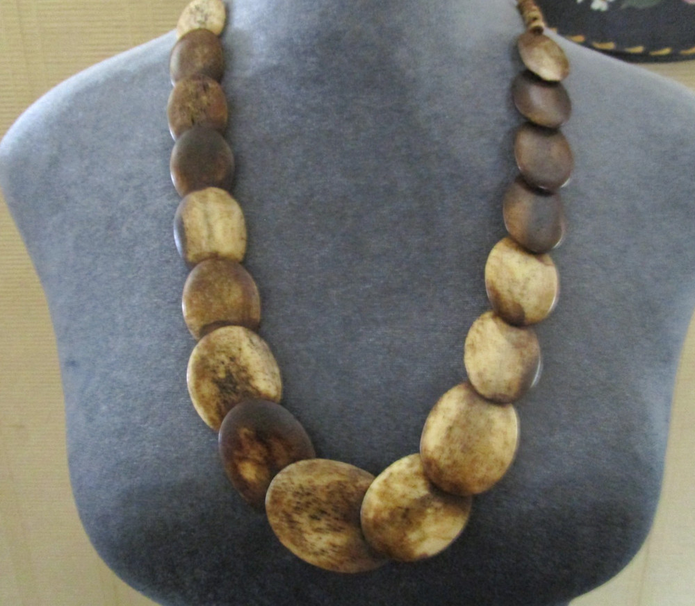 Vintage Graduated Varied Tones Wood Bead w/ Tagua Nut Necklace Boho Chic 28″