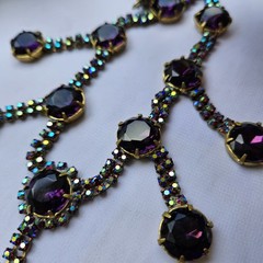 1940s RARE HOBE FIVE PENDANT PURPLE HEAD- LIGHT ORIGINAL COND FESTOON NECKLACE