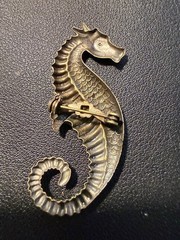 Vintage 1970s Seahorse Brooch Pin Gold Tone Verdigris Finish, 1×2.5”