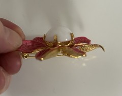 Vintage Vans Authentic Pink/Gold/White Flower Brooch