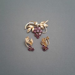 Vintage Amethyst Van Dell 12kt Goldfilled Pin and Earrings Set in Original Box