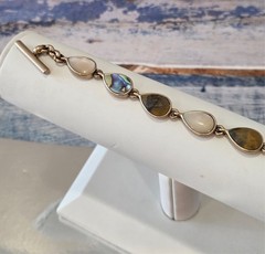 RETRO-VINTAGE Kenneth Cole Gold Tone & Semi-Precious Toggle Bracelet 7.5 in