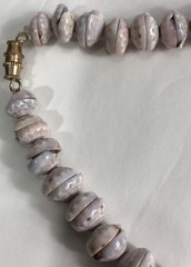 Puka Shell Necklace Hawaiian Lei Graduated 9 mm to 17 mm 17 in Length – Vintage
