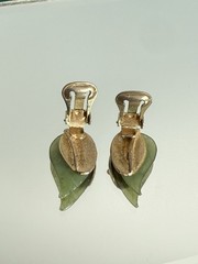 Vintage Swoboda Green Jade Leaf Clip On Earrings Gold Tone Carved Stone MCM