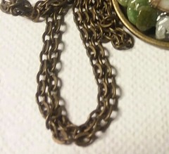 MaryBee Brassy Tone 20″ Chain W/1″ Jade Chips Pendant 12-01-2021 NOS