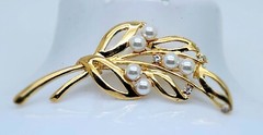elegant Vintage style Gold Tone fake pearl & crystal fashion jewelry Brooch/pin