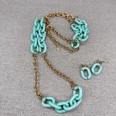Vintage Necklace Earring Jewelry Set Acrylic Aqua Links gold Tone Chain