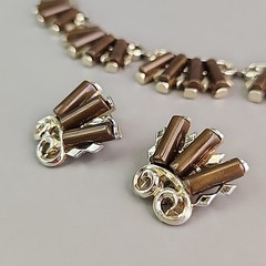 Vintage Necklace Clip On Earrings Set Brown Logs Gold Tone SHORT 13″
