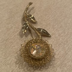 VTG Filigree Flower Brooch Pin w Clear AB Margarita Rivoli Crystal Gold Tone 4”