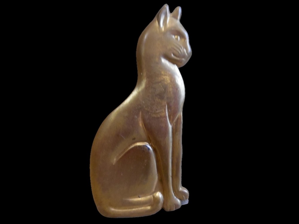 Vintage 1980s Brushed Brass Stamped Seated Cat Brooch