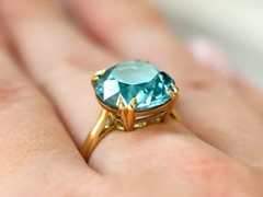 Antique 10.90Ct High Zircon and 18k Yellow Gold Solitaire Ring Circa 1910