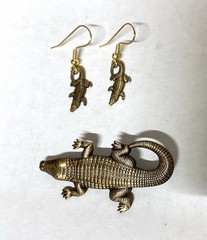 Alligator pin and earring set- Dangle earrings- Antique brass finish
