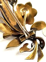 READ Victorian 10K 18K Mixed Metals Pearl Mine Cut Diamonds Leaf Flower Brooch