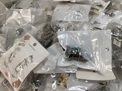 1lb Unsorted Modern Costume Rings Jewelry (M/F) Many Sizes Designs